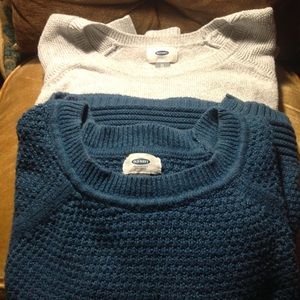 2 sweaters size xl